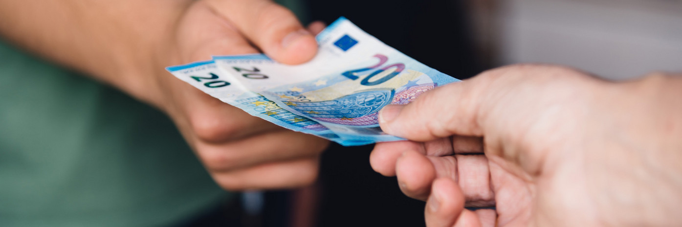 Förderungen – Euro-Banknoten als Symbol für finanzielle Unterstützung
