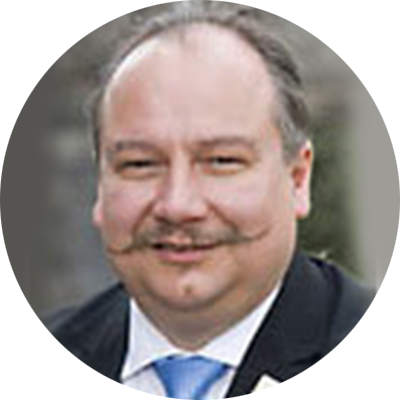 Betriebswirt <br> Axel Uhrmacher
